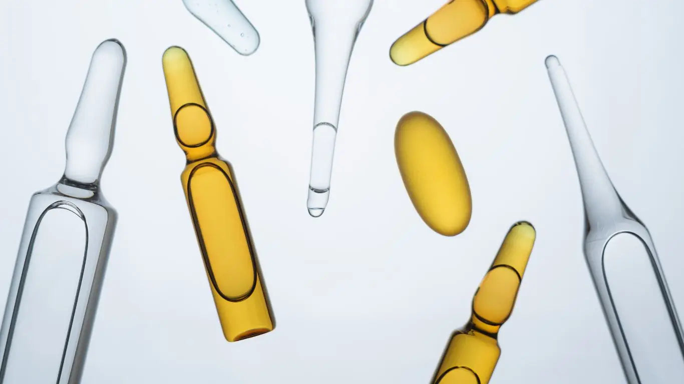 Syis Ampullen Sammlung mit pharmaceutical Ampoules und Kapseln