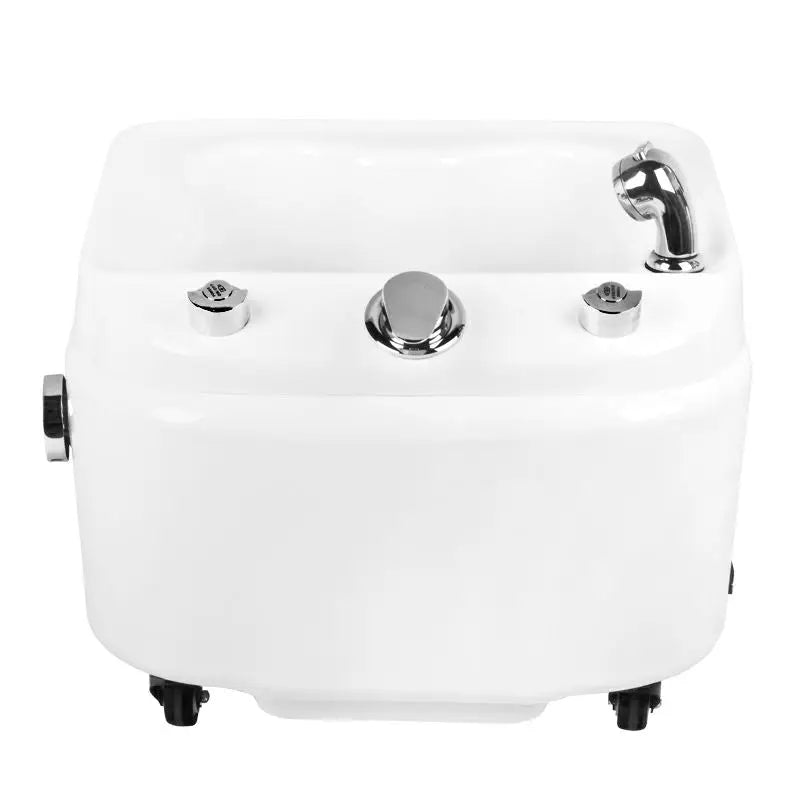 Weiße Pediküre-Badewanne mit Chromarmaturen, ideal für Hydromassage und Pediküre