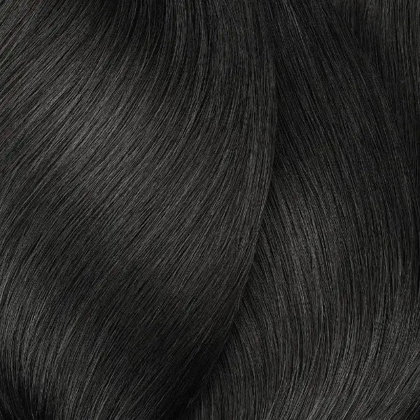 Dunkles fließendes Haar mit L Oréal Professionnel Dialight Haartönung