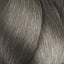 Gebügeltes graues Haar mit L’Oréal Professionnel Dialight Haartönung