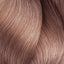 Sanfte hellbraune Haarsträhnen mit L’Oréal Professionnel Dialight Haartönung