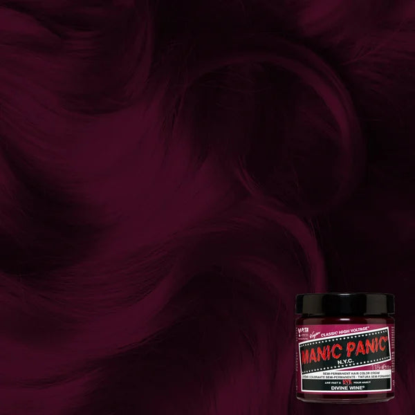 Manic Panic Divine Wine 118 ml – Haarfarbvorschau mit gewellten Strähnen
