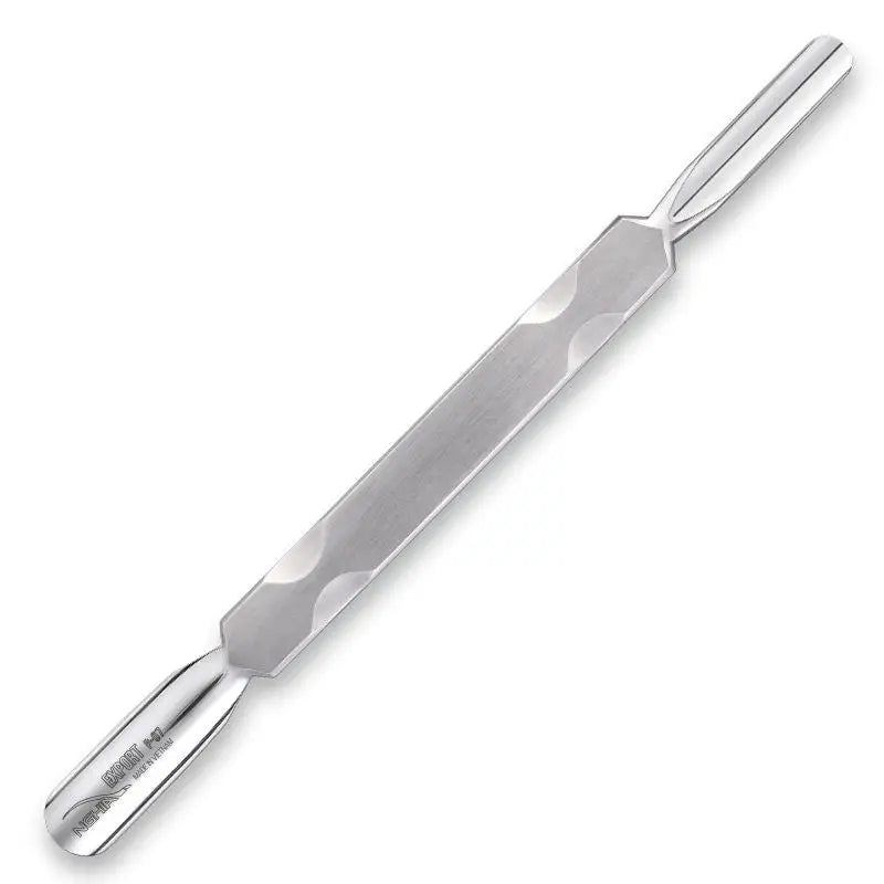 Doppelendedes Metallnagelhautschieber für Nagelpflege im Produkt Nghia Export Metall-Nagelhautschieber P-07
