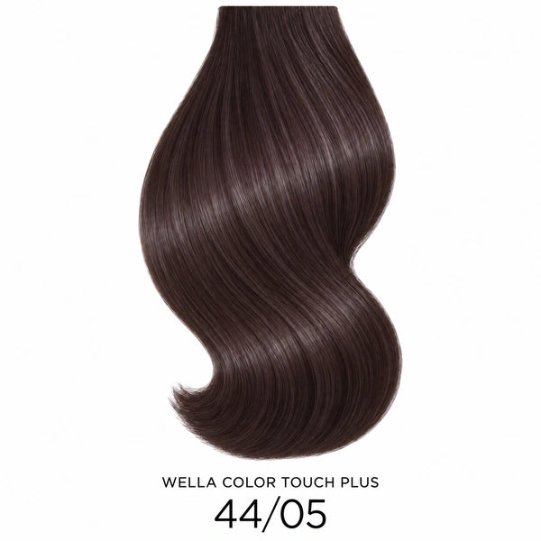 Wella Color Touch Plus 44/05 – Haarfarbmuster auf weißem Hintergrund
