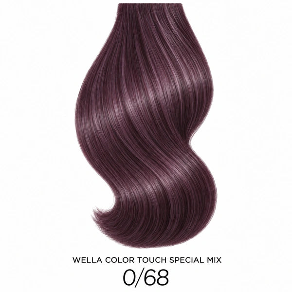 Wella Color Touch Special Mix 0/68 – Haarfarbmuster auf weißem Hintergrund