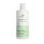Weiße Flasche Wella Elements Renewing Shampoo auf weißem Hintergrund